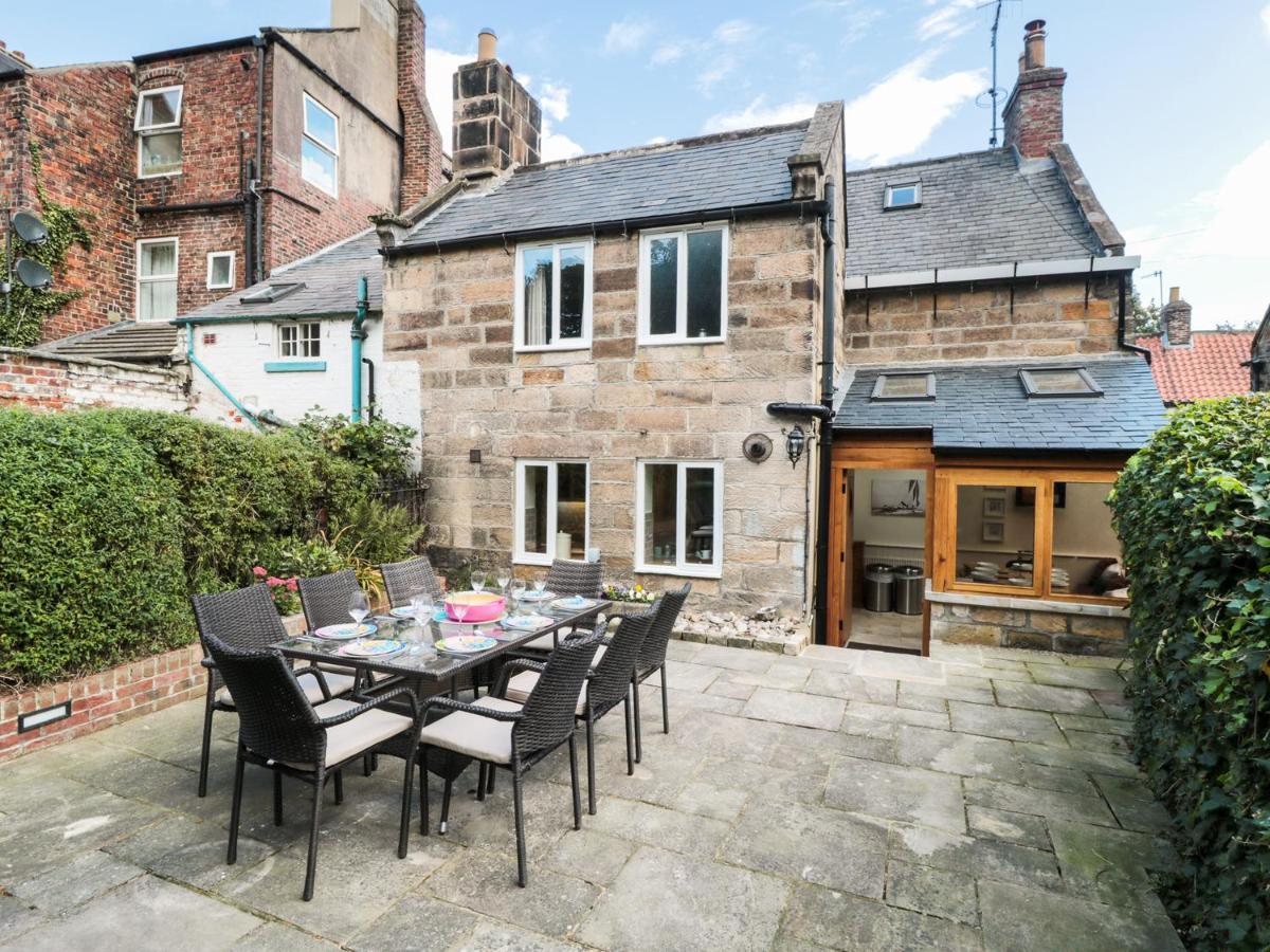 Pear Tree House * Whitby