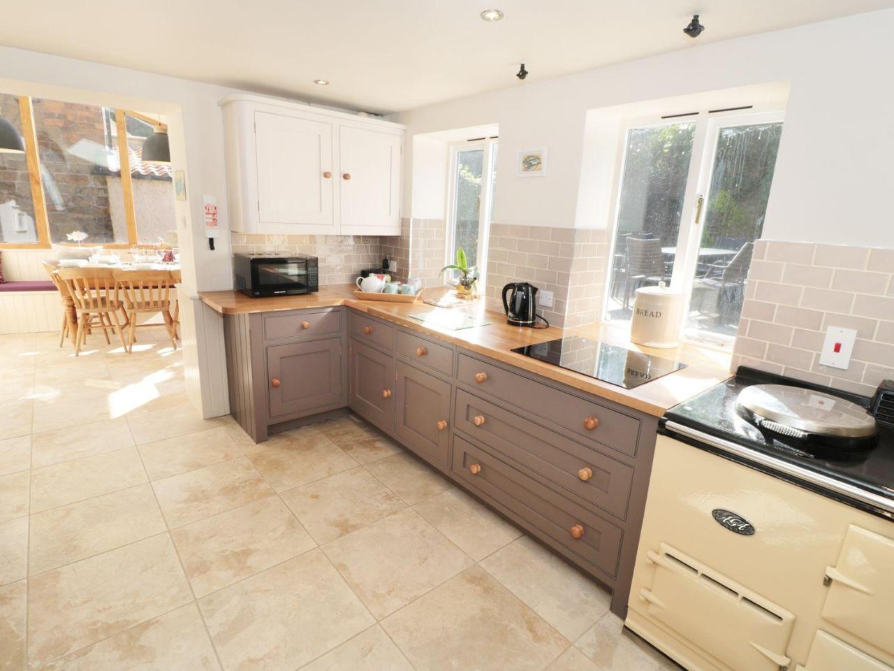 Holiday home Pear Tree House *